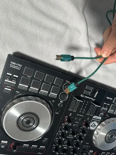 DJ Controller Serato DDJ-SB3