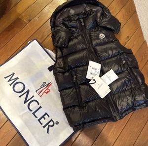 moncler-jacke- preview image