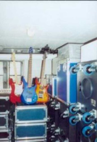 Div. E=Gitarren Ibanez, Fender, Hamer