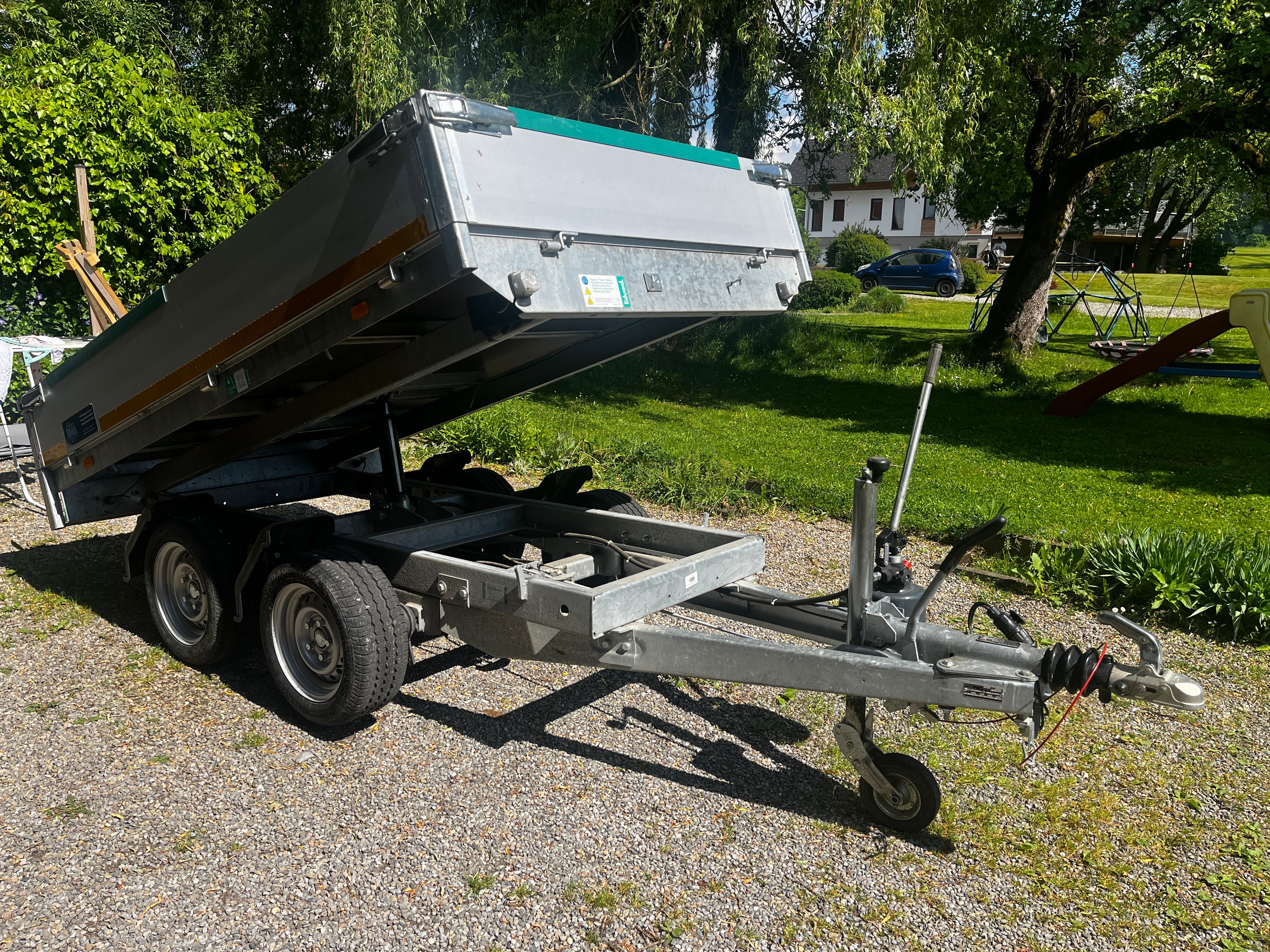 Eduard Kippanhänger 2,56m x 1,50m - 2.500 KG