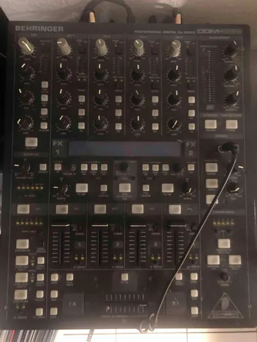 2x Technics 1210 MK2 + DDM4000-Mixer
