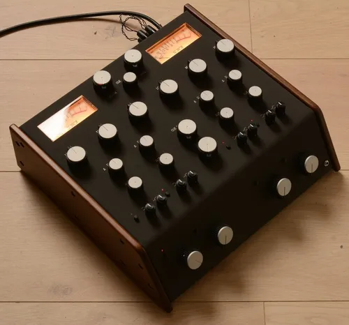 Isonoe ISO420 Rotary DJ Mixer Miete / Rental (E&S, Condesa, Urei)