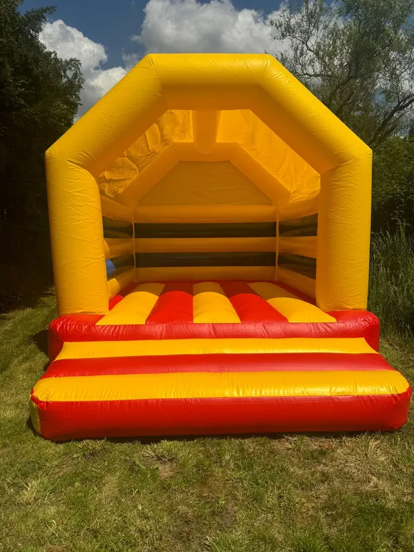 Hüpfburg 4x3M Rot Gelb