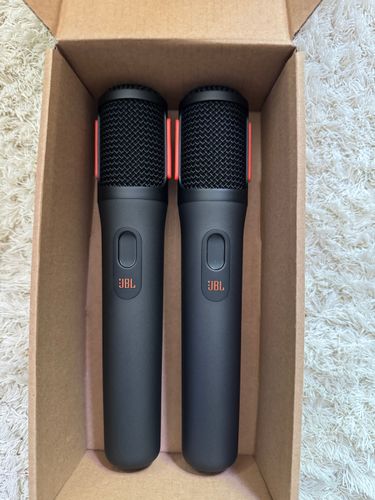 JBL Partybox 710 + 2 Mikrofone für Feiern mit
