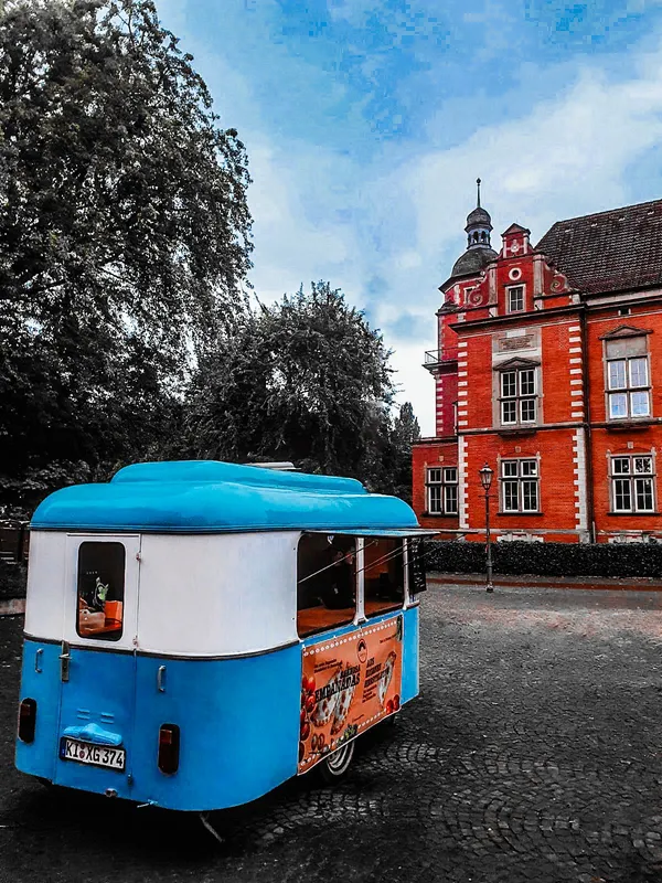 Foodtruck, Getränketruck &  DJ Booth