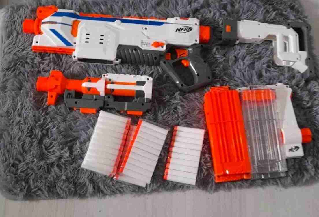 Nerf Modulus Regulator 4 Magazine und vieeelleee Pfeile in Duisburg