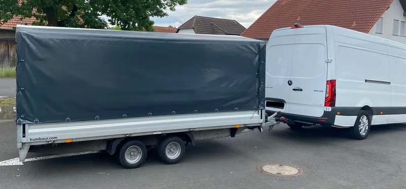Umzug Möbeltransport Anhänger mit Plane mieten leihen 100kmh