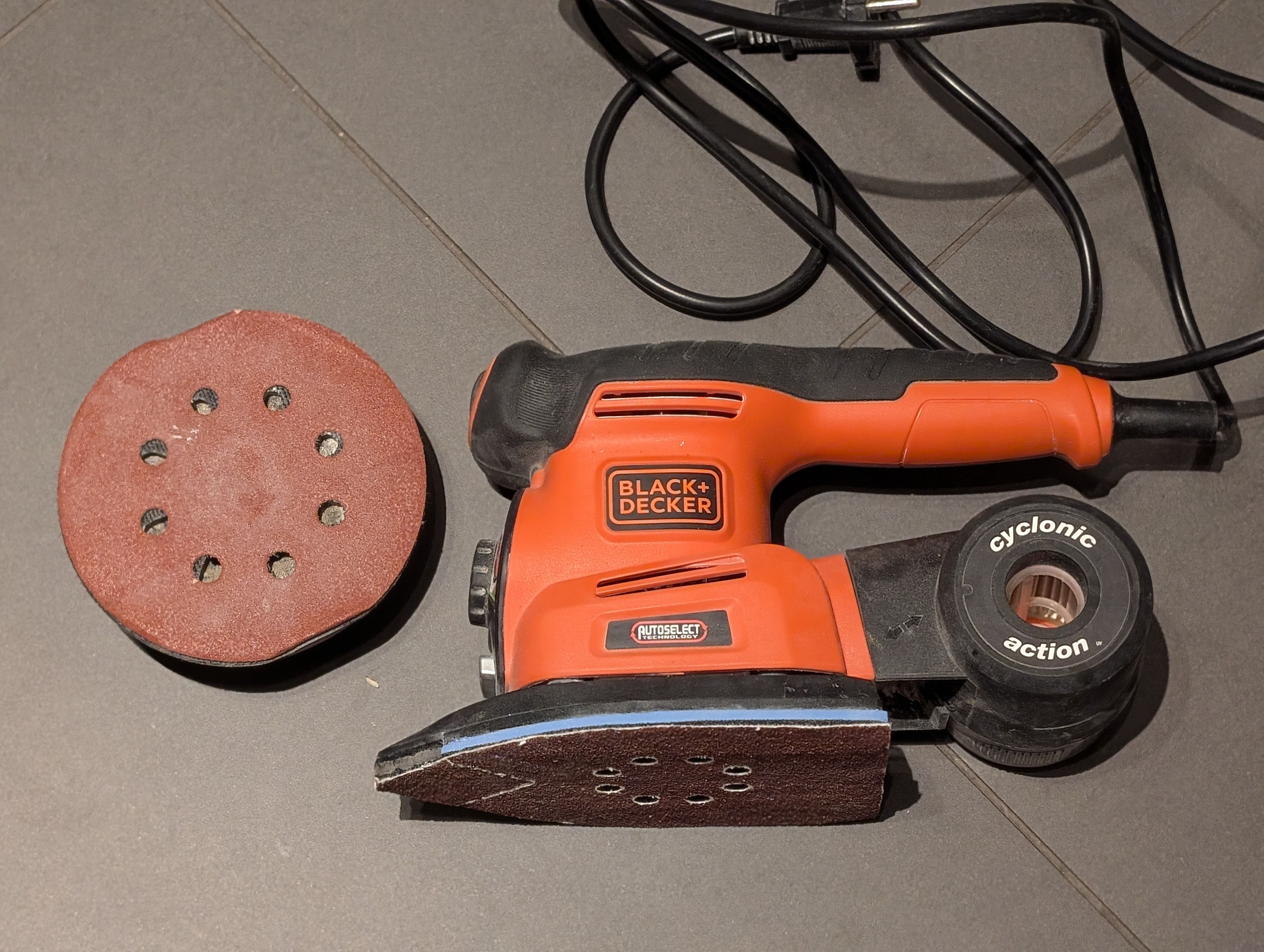 Black+Decker 4-in-1 Multischleifer (220W, mit Autoselect-Auswahl, werkzeuglosem Schleifplattenwechsel)