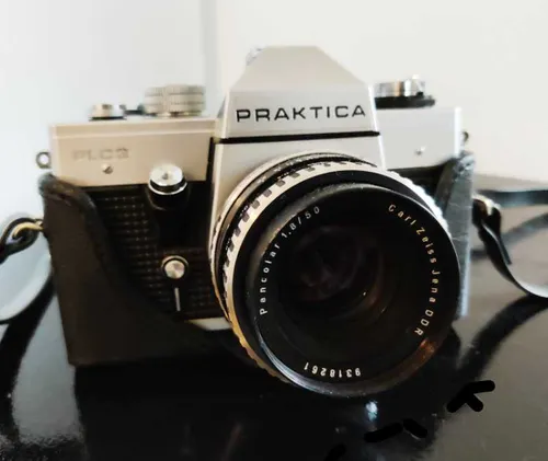 Praktica PLC3 mit Carl Zeiss Pancolar 1.8 50