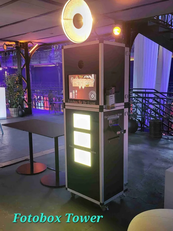 Fotobox Tower mit Druckflat und Anlieferung in HH für Hochzeiten, Geburtstage oder Firmenfeiern im Norden