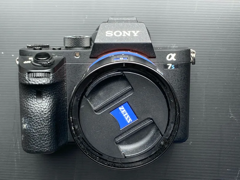 Sony Alpha 7S M II inkl Zeiss Objektiv Loxia 35mm