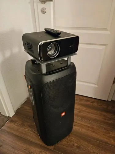 LED Beamer Projektor mit Leinwand für Events oder Privatveranstaltung, Full HD, Autojustierung