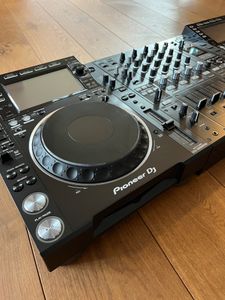 pioneer-cdj-2000-nexus-2-djm-900-nexus-2-nxs2-dj-set preview image