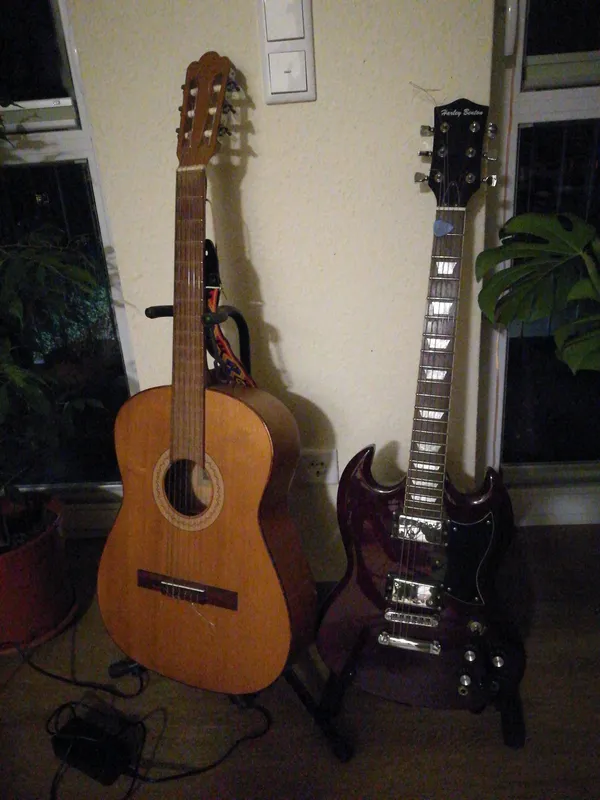 Gitarre Akkustik und E-Gitarre