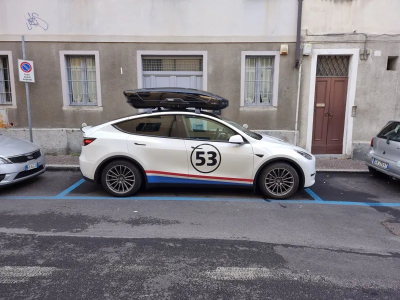 Vermietung Thule Motion XT XL Dachbox auch Tesla Model Y