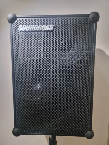 Soundboks 4 Akku Bluetooth Lautsprecher mit Stativ