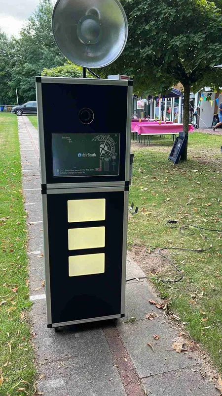 Fotobox Tower mit Druckflat und Anlieferung in HH für Hochzeiten, Geburtstage oder Firmenfeiern im Norden