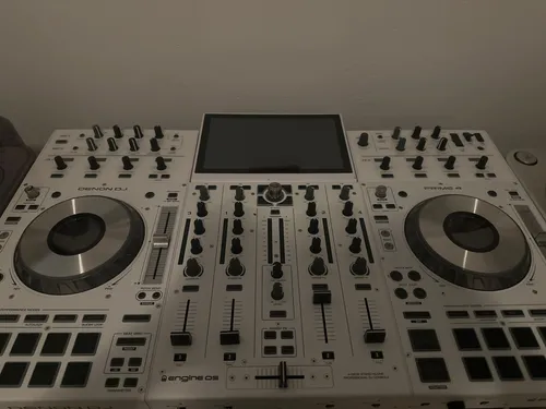 Denon Prime 4