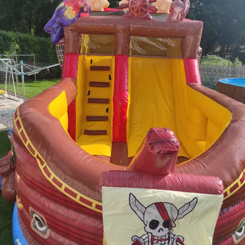Profi Hüpfburg Piratenschiff mit Rutsche