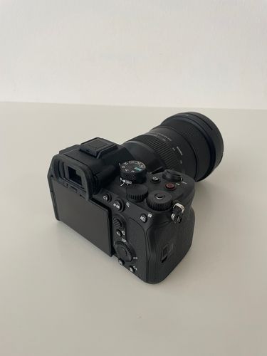 Sony A7 IV und Sigma 24-70mm f/2.8 DG DN Art