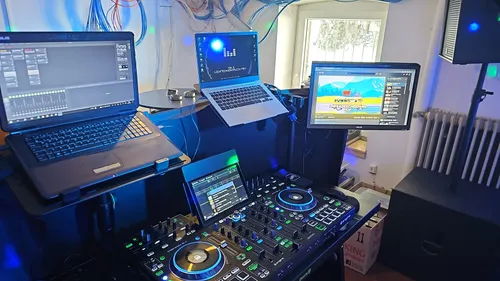Dj Tisch