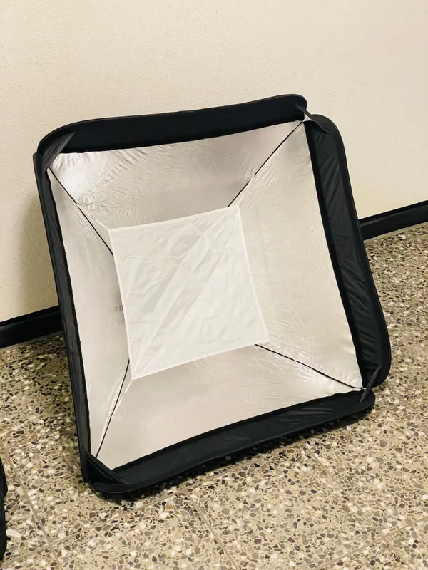 Godox 80 × 80 cm Softbox-Kit mit S-Typ-Halterung – Flexibles Licht für deine Speedlite-Shoots