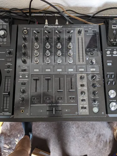 2 x XDJ 1000 MK II (plus DJM 700)