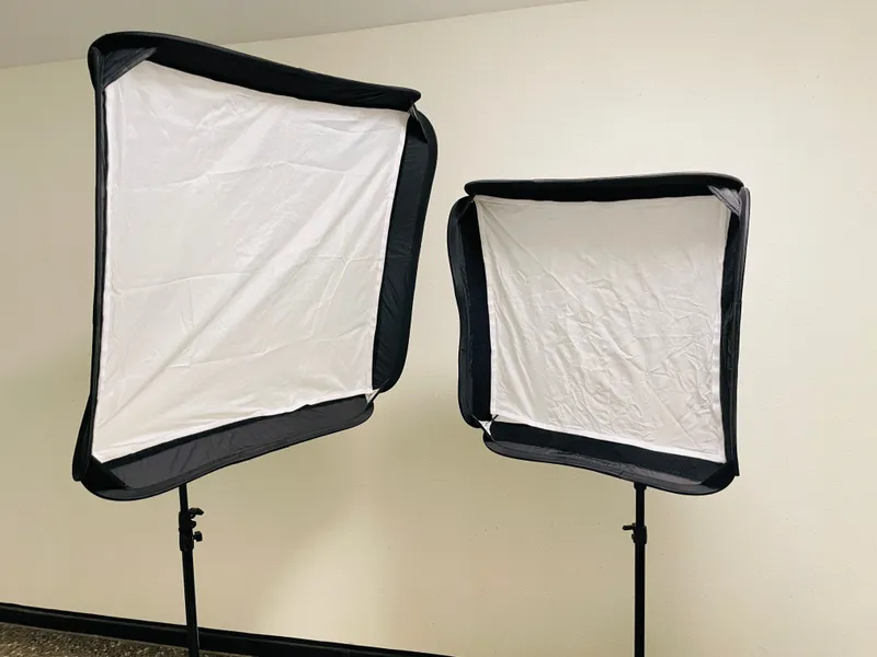 Lichtformer-Set: 2x Softboxen (60×60 & 80×80 cm) + Schirm 80 cm – Für maximale Lichtkontrolle