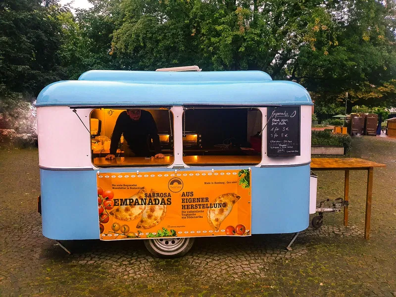 Foodtruck, Getränketruck &  DJ Booth