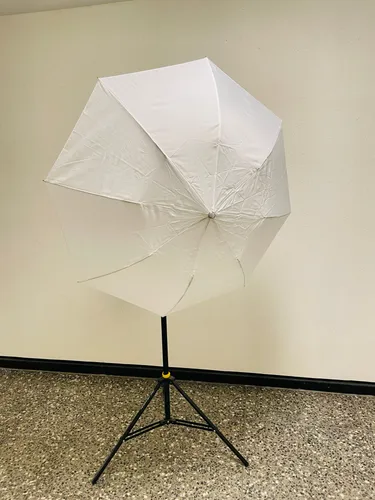 Walimex Pro Durchlichtschirm 80 cm – Weiches Licht für unterwegs