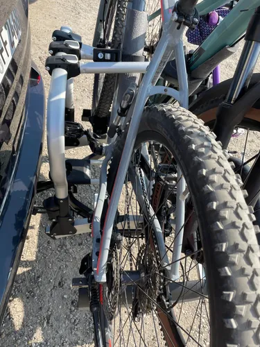 Fahrradträger für bis zu 4 Fahrräder leihen - perfekt für alle Vans und Busse