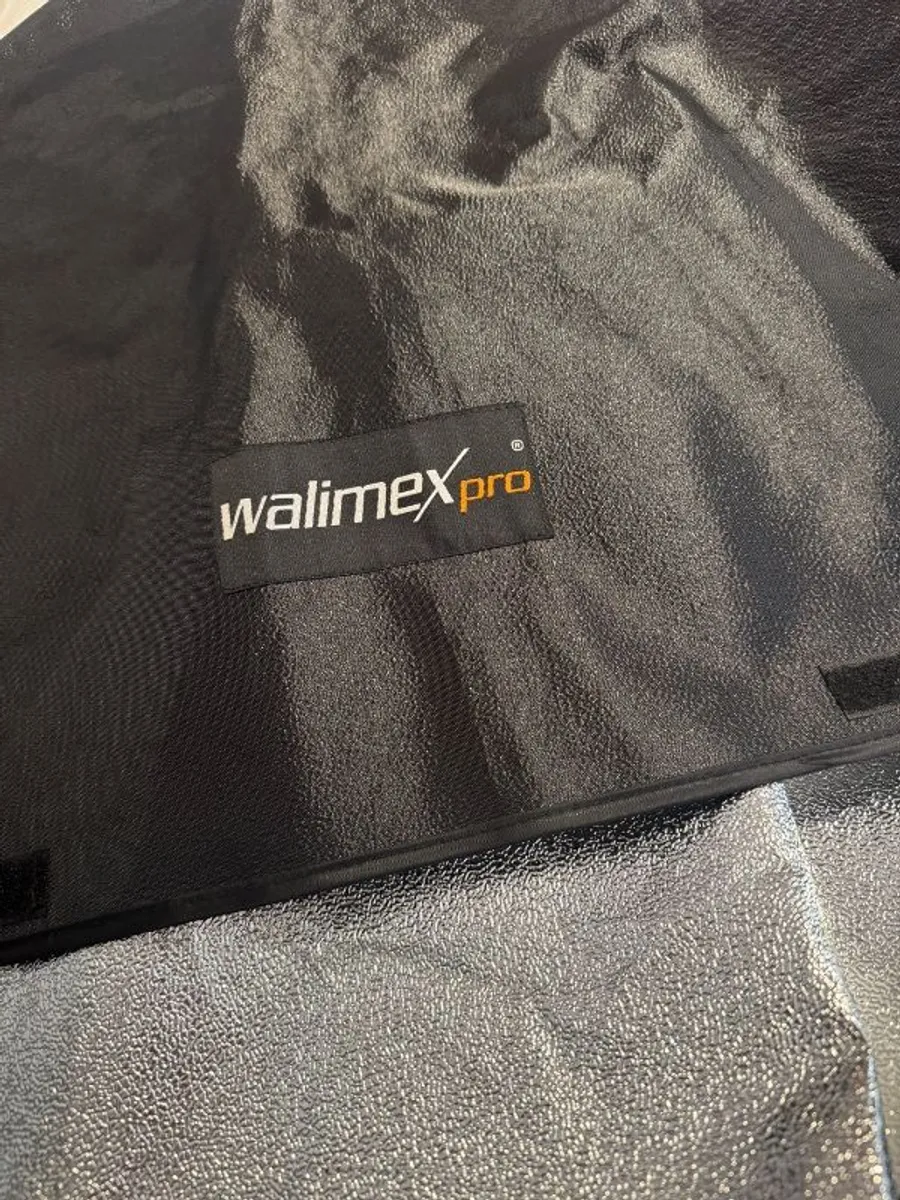 Walimex Pro Softbox 90x60 cm mit Diffusor und Blitzhalter