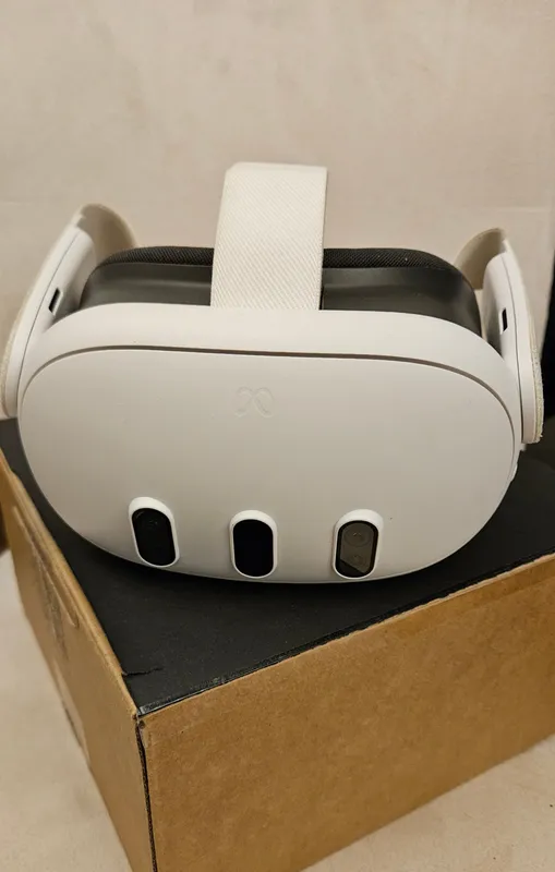 Meta Quest 3 VR Headset