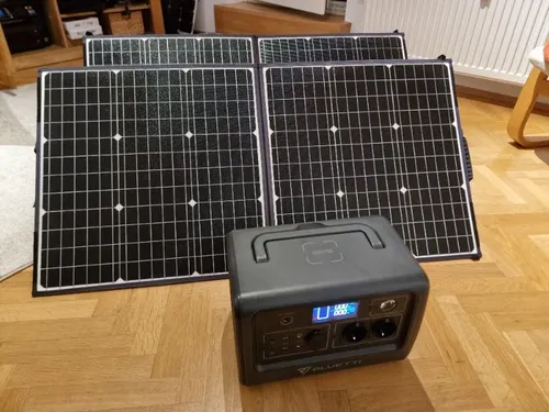 Powerstation Bluetti EB70 716 Wh + Solarpanel