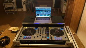 dj-controller-pioneer-ddj-flx6-gt preview image
