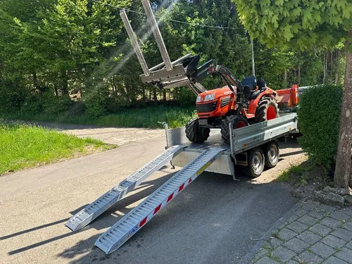 Humbaur Dreiseitenkipper Elektrisch PKW Anhänger 