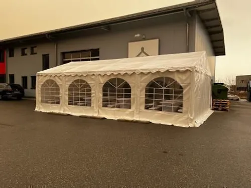 Partyzelt 5 x 8 m inkl. Tische & Garnituren – Komplettset
