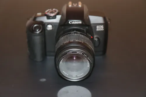 Canon EF 38-76mm f/4.5-5.6 Objektiv (Canon EOS 5000 Kit Objektiv)