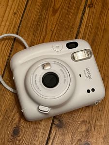 intax-mini11-sofortbild-kamera-weiss-wie-neu preview image