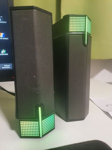 Bluetooth speakers by Jeeco