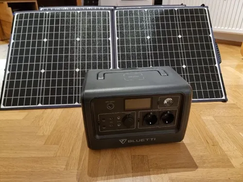 Powerstation Bluetti EB70 716 Wh + Solarpanel