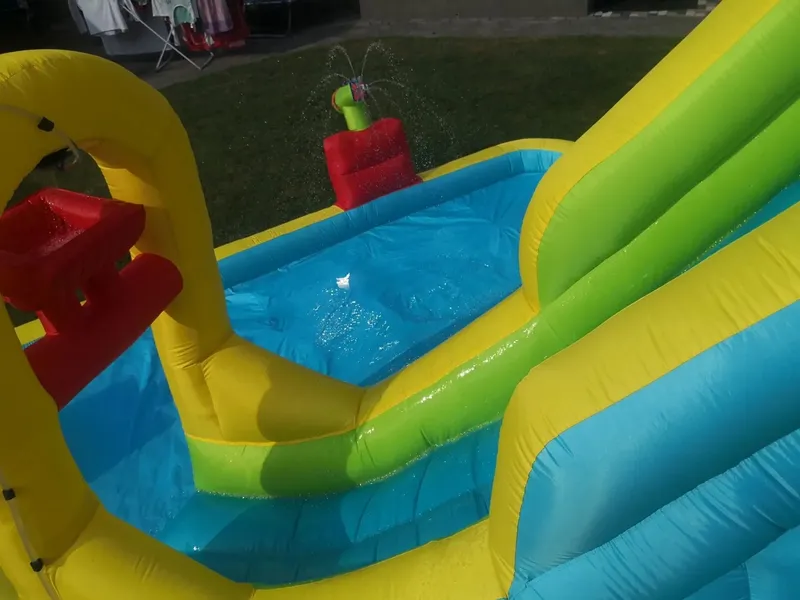 Hüpfburg, Wasserpark, Wasserrutsche, Planschbecken mieten