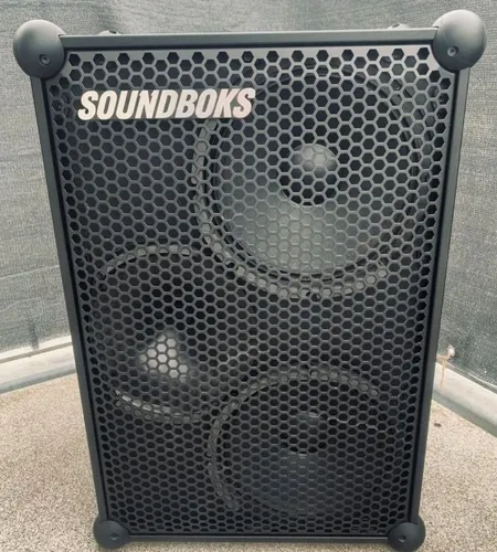 Soundboks 3 mit 2 Akkus 