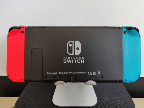 Nintendo Switch + Zubehör + Zelda