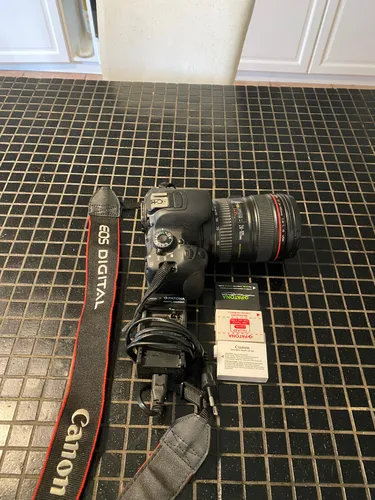 Canon EOS 650D Spiegelreflexkamera + CANON EF 24-105 MM/4 L IS USM Objektiv