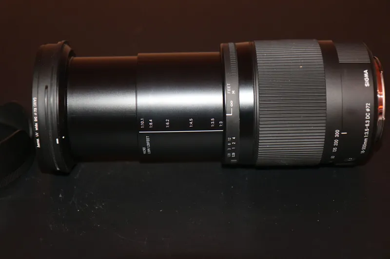 Sigma 18-300mm F3,5-6,3 DC Macro OS HSM Contemporary (EF-S / DSLR)