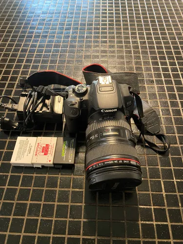 Canon EOS 650D Spiegelreflexkamera + CANON EF 24-105 MM/4 L IS USM Objektiv