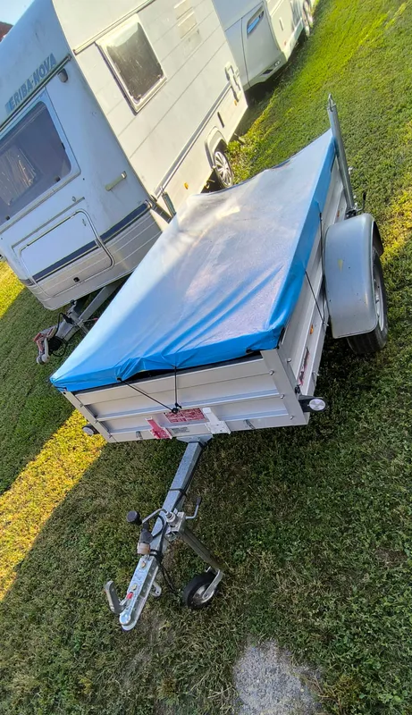 Autoanhänger 750kg mit Plane