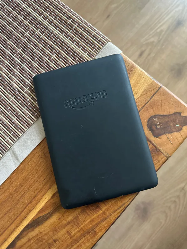 Amazon kindl paperwhite ebook reader