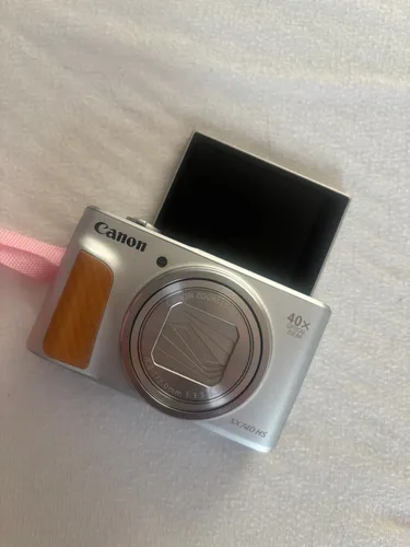 Canon SX740HS